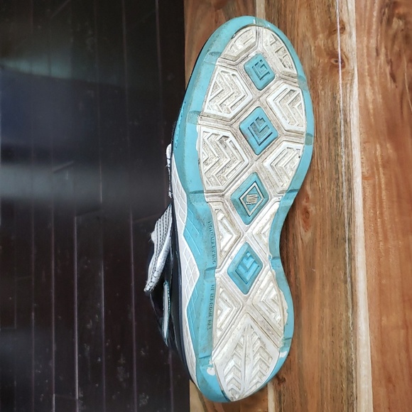 Nike Zoom Lebron hi top youth size 4 2009 edition - Picture 7 of 12